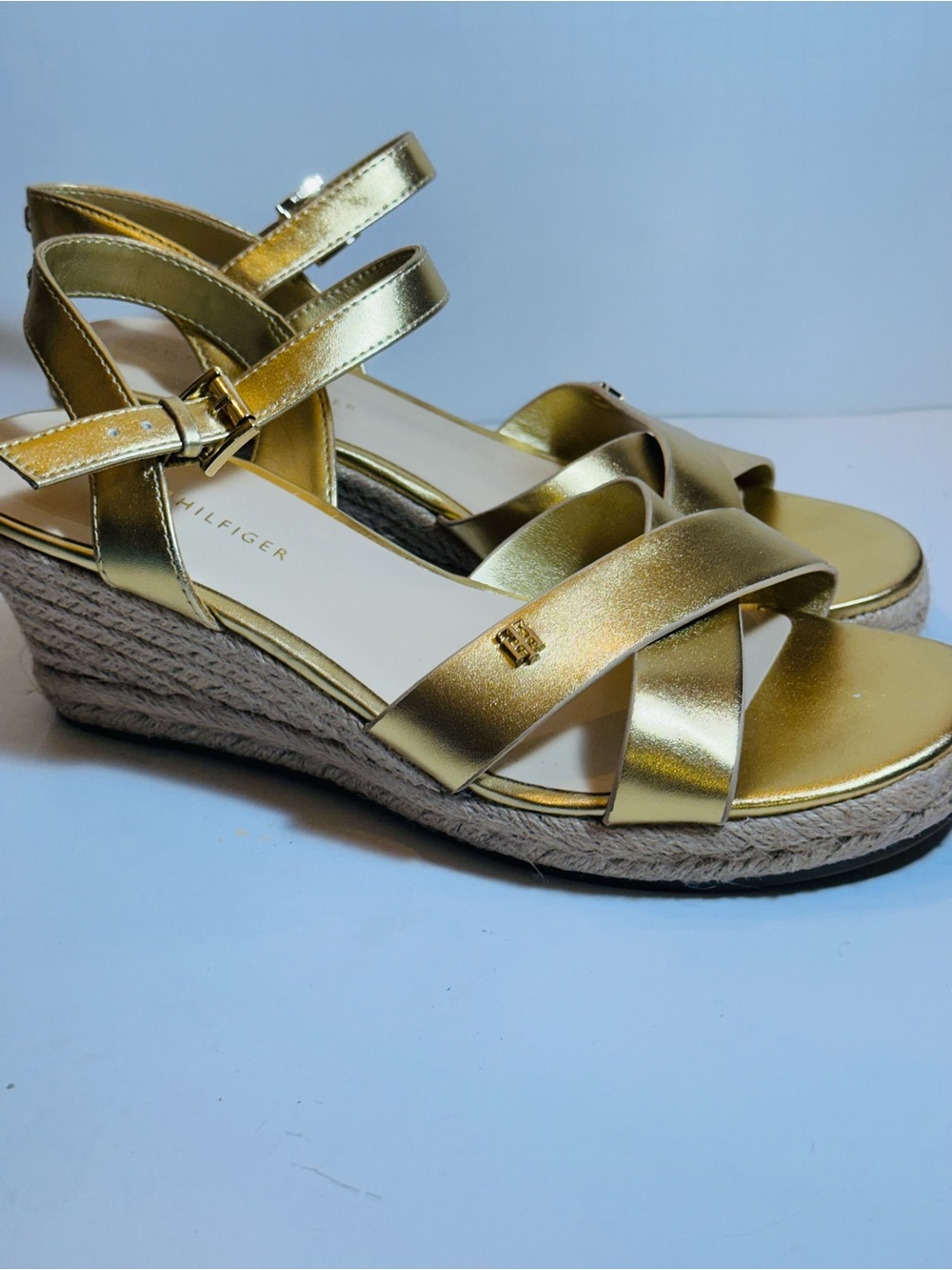 Tommy Hilfiger Gold Metallic Espadrille Wedge Sandals Size 9M - Picture 6 of 10